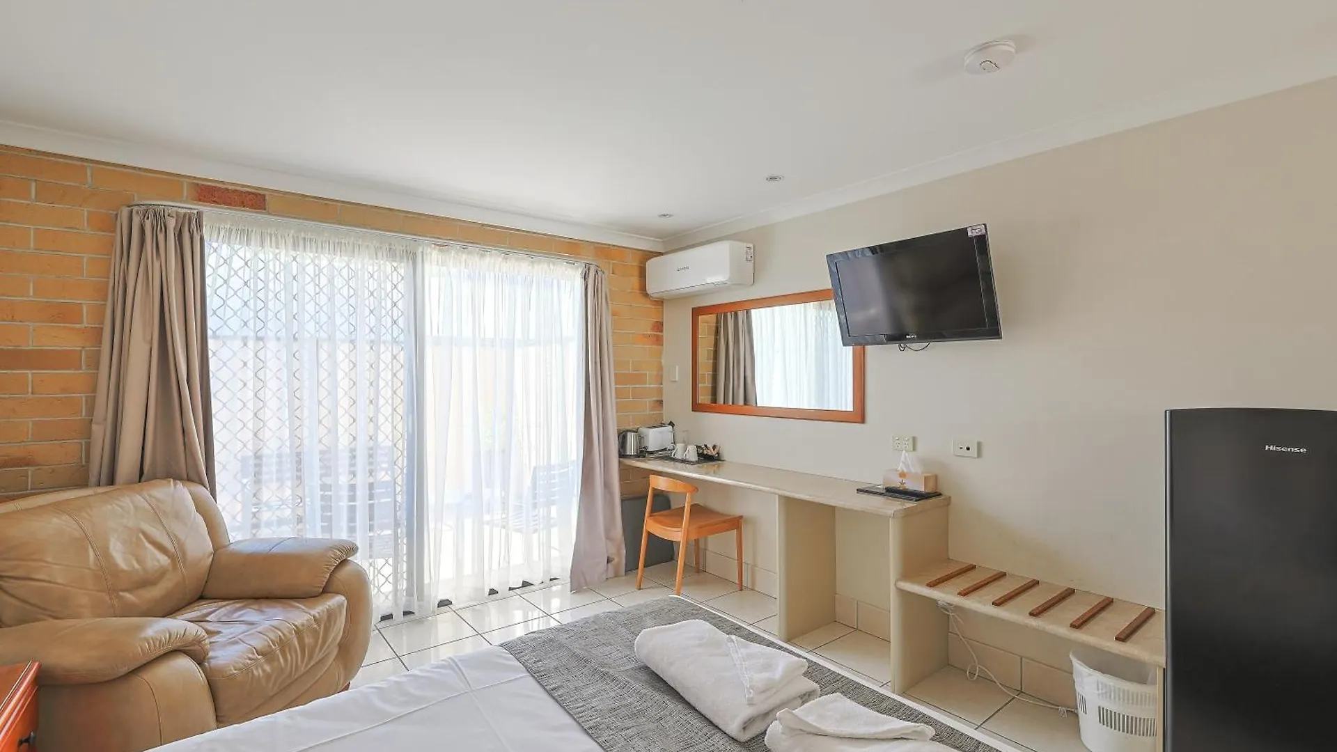 ****  Emerald Central Palms Motel Australia