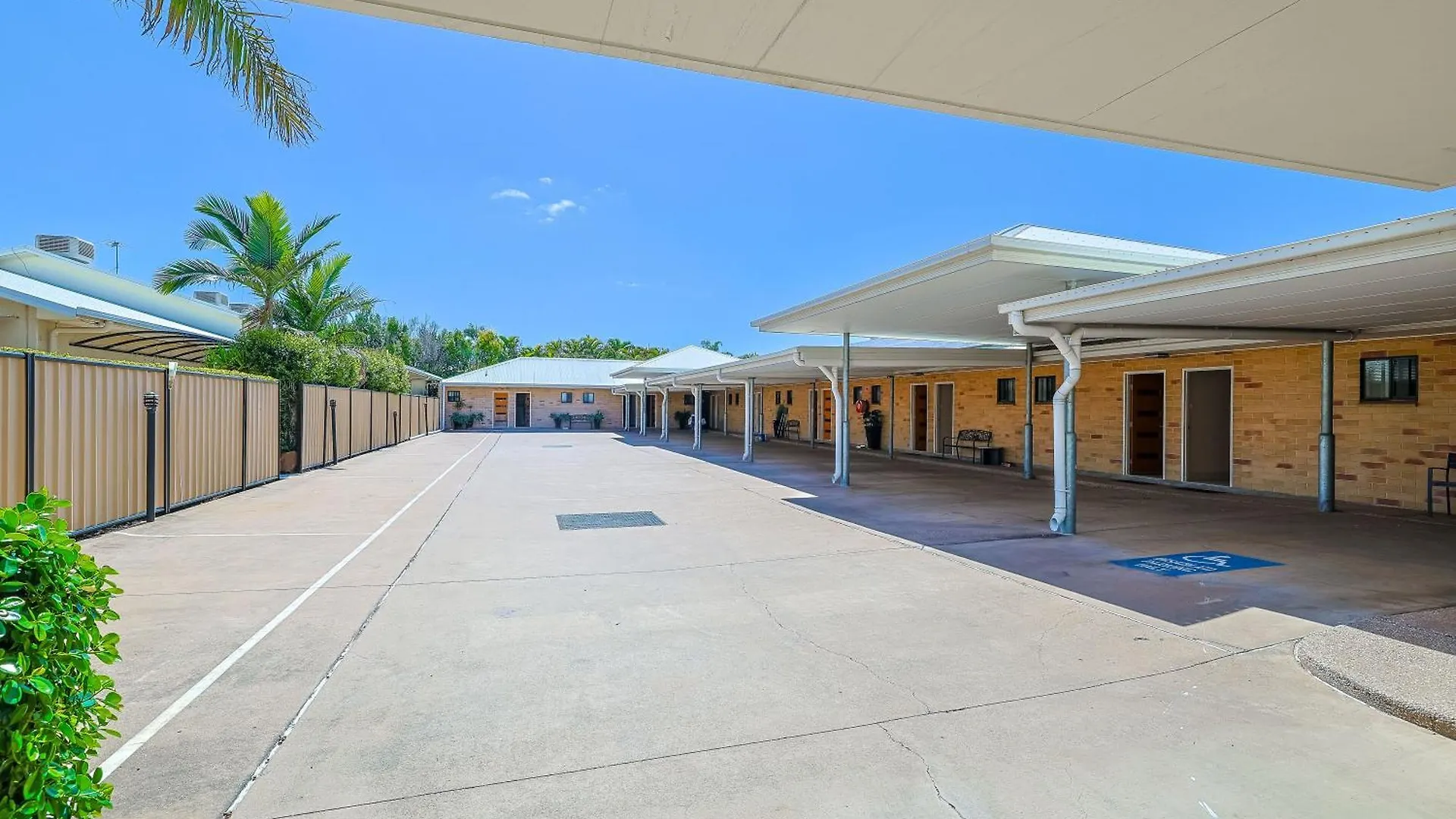 Emerald Central Palms Motel